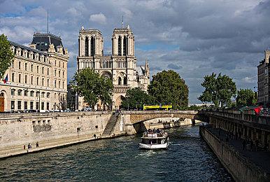 神谷英树将《猎天使魔女：起源》比作童心绘本